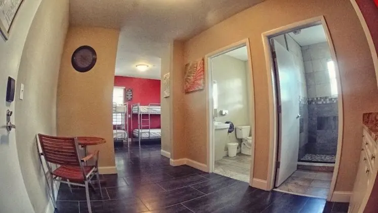 Ortak Ranzalı Oda, 1 Tek Kişilik Yatak (Female, Eight Bed Dormitory)