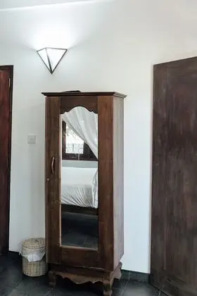 Tek Büyük Yataklı Oda, 1 Çift Kişilik Yatak, Balkon, Bahçe Manzaralı