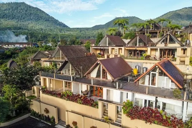 Villa, Göl Manzaralı