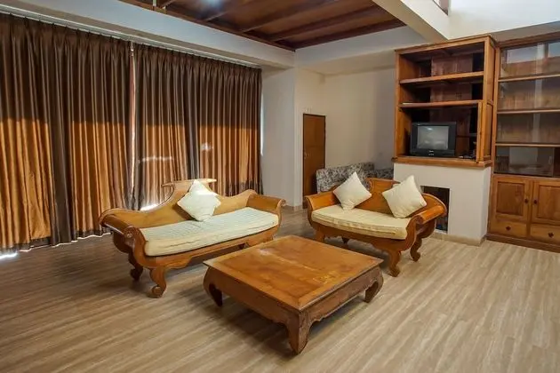 Villa, Göl Manzaralı