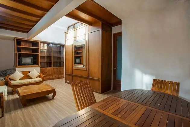 Villa, Göl Manzaralı