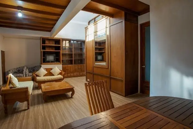 Villa, Göl Manzaralı