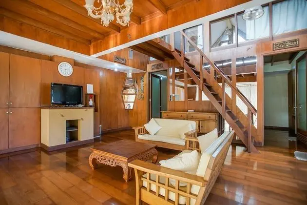 Villa, Göl Manzaralı