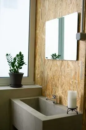 Ortak Ranzalı Oda, Sadece kadınlar için (Room 22 - Female only)