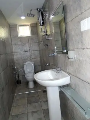 Standard Tek Büyük Yataklı Oda, Bahçe Manzaralı, Bahçeli