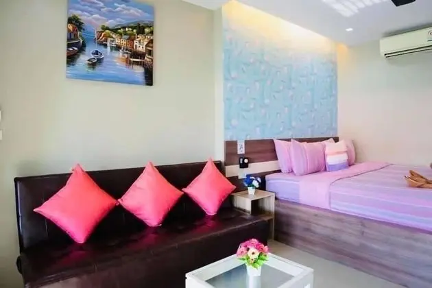 Deluxe Tek Büyük Yataklı Oda, Teras, Havuz Manzaralı