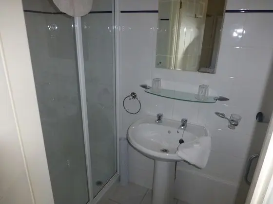Tek Büyük Yataklı Oda, Banyolu/Duşlu
