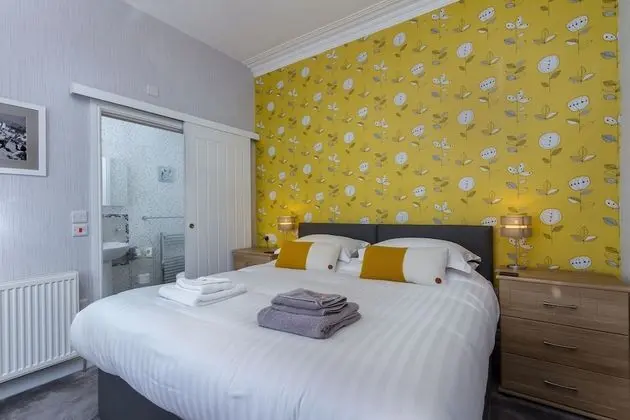 Tek Büyük veya İki Ayrı Yataklı Oda, Banyolu/Duşlu (Ground Floor Age 35 and older)