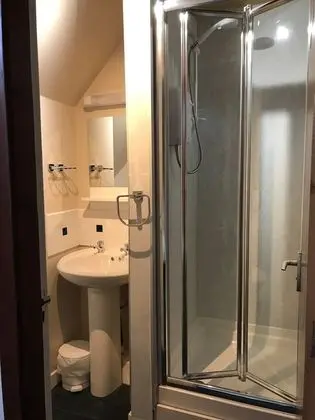Single Room (with Private Bathroom)