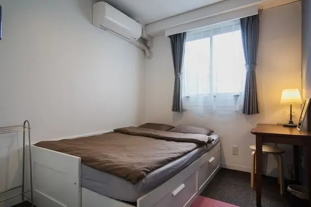 Tek Büyük Yataklı Oda, Sigara İçilmez, Ortak Banyo