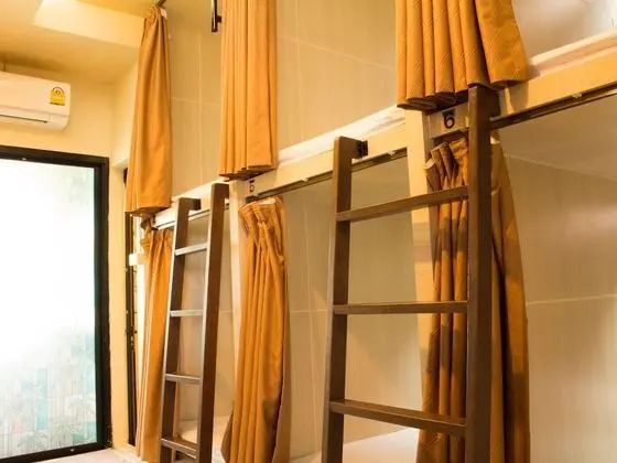 Mixed Dormitory Room