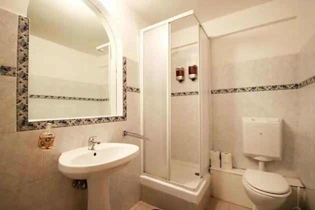 Classic İki Ayrı Yataklı Oda, Ortak Banyo