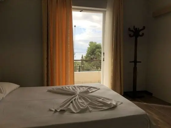 Üç Kişilik Oda