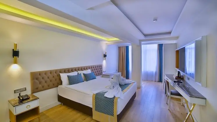 Deluxe Tek Büyük Yataklı Oda