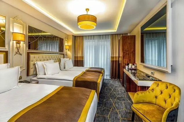 Deluxe Triple Room