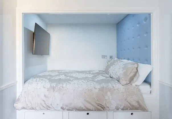 Stüdyo, Avlu Manzaralı (Room C)