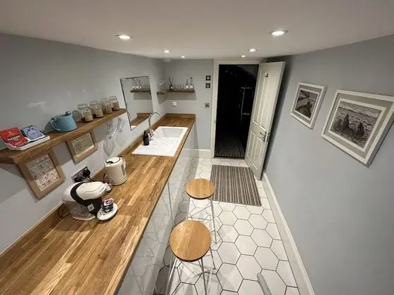 Stüdyo, Avlu Manzaralı (Room C)