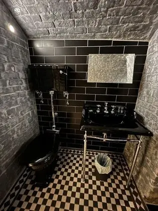 Stüdyo, Avlu Manzaralı (Room C)