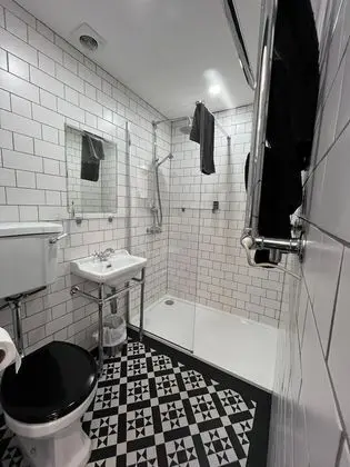 Tek Büyük Yataklı Oda, Avlu Manzaralı (Room A)