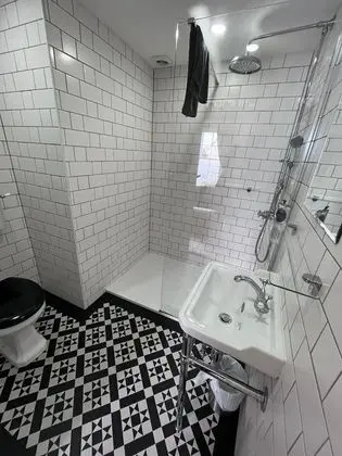 Tek Büyük Yataklı Oda, Avlu Manzaralı (Room B)