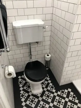 Tek Büyük Yataklı Oda, Avlu Manzaralı (Room B)