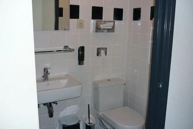 Tek Büyük Yataklı Oda, Özel Banyo (not in room)