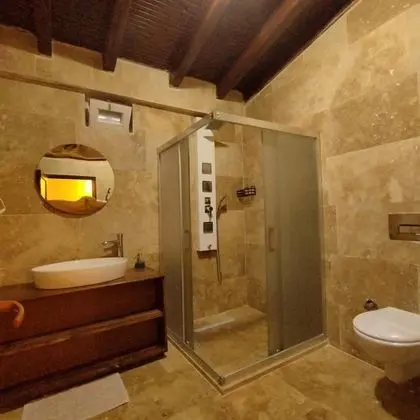 Çift Kişilik, Bahçe Manzaralı