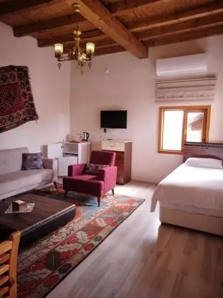 Jakuzili ve Teraslı Oda, Bahçe Manzaralı, Teraslı