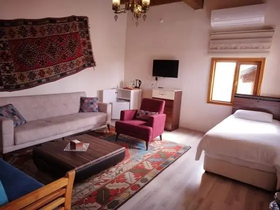 Jakuzili ve Teraslı Oda, Bahçe Manzaralı, Teraslı