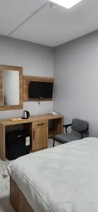 https://images.odamax.com/img/1024x768/odamax/image/upload/ZmlsZU5hbWU9V2hhdHNBcHAtSW1hZ2UtMjAyNC0wMi0yNy1hdC0xMi4yOC4yOC0oMSk_20240229200838.jpeg
