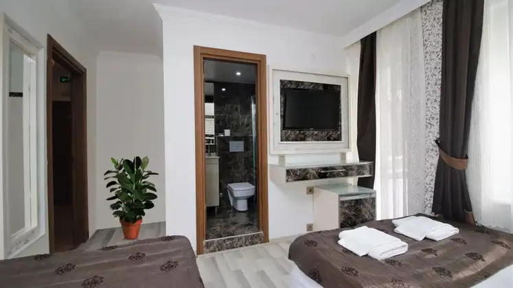 Triple, Şehir Manzaralı