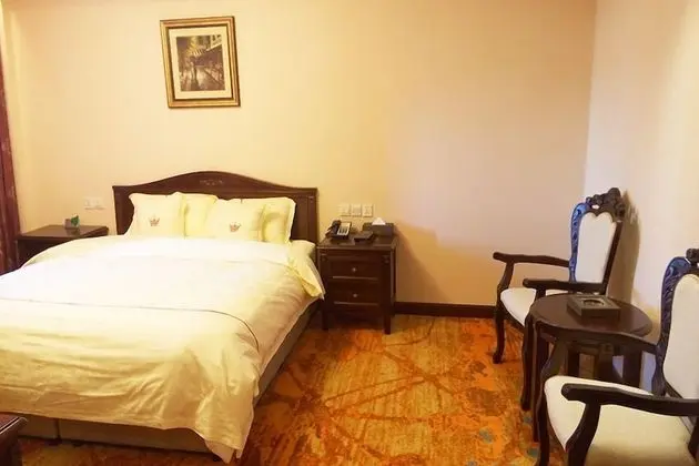 Deluxe Tek Büyük Yataklı Oda