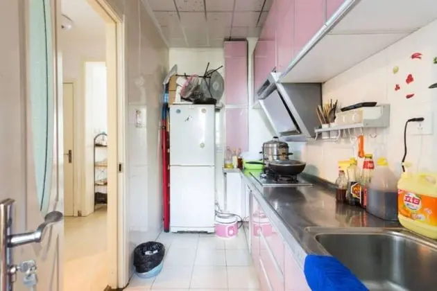 Tek Büyük Yataklı Oda, Ortak Banyo