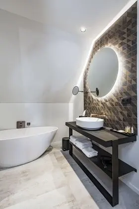 Deluxe Tek Büyük Yataklı Oda