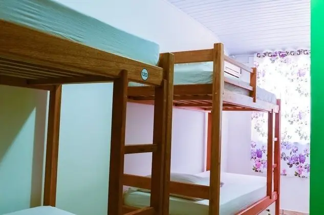Quarto para 6 pessoas  compartilhado feminino