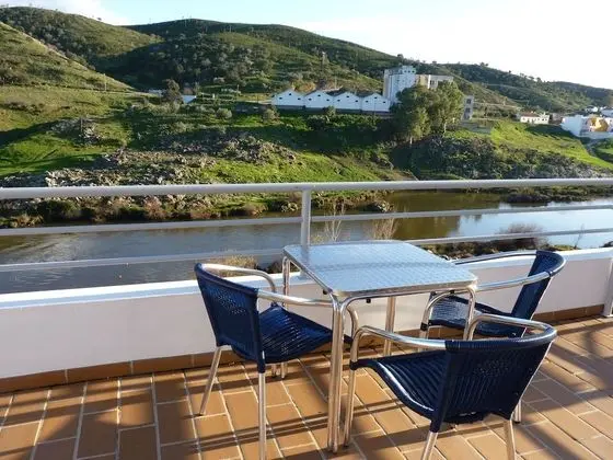 Comfort Üç Kişilik Oda, Nehir Manzaralı