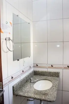 Economy Üç Kişilik Oda (1 Cama casal + 1 Solteiro)