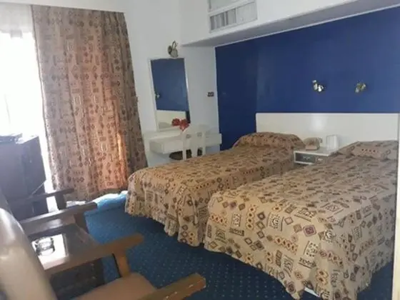 Basic Tek Büyük Yataklı Oda