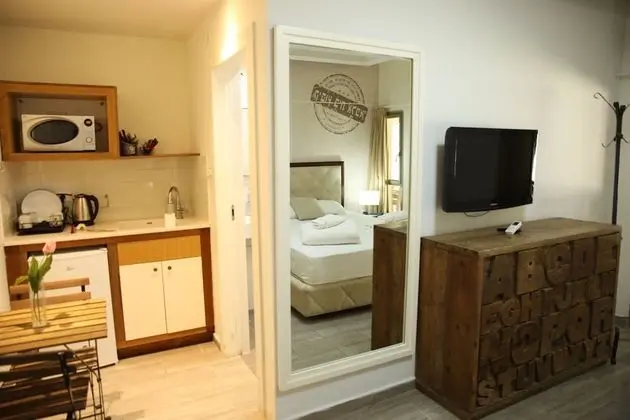 Deluxe Tek Büyük Yataklı Oda, Zemin Kat