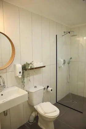 Deluxe Tek Büyük Yataklı Oda, Zemin Kat