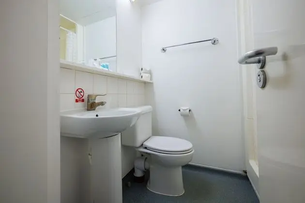 İki Ayrı Yataklı Oda, Banyolu/Duşlu