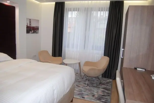 Tek Büyük Yataklı Oda
