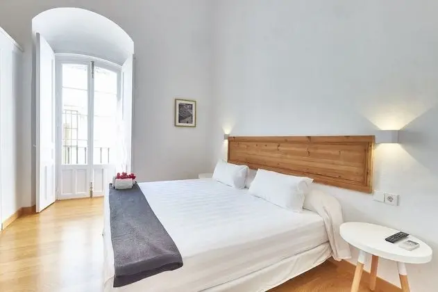 Standard Tek Büyük Yataklı Oda