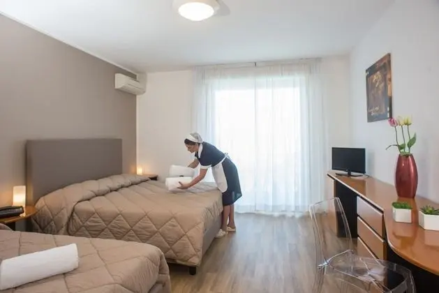 Standard Üç Kişilik Oda, Balkon, Şehir Manzaralı