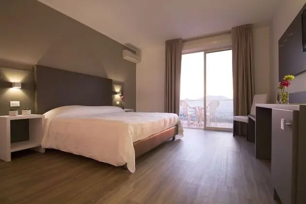 Superior Tek Büyük Yataklı Oda, Balkon, Kule (city view)