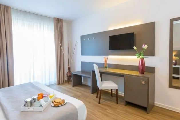 Superior Tek Büyük Yataklı Oda, Balkon, Kule (city view)