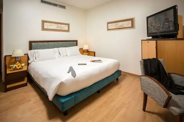 Comfort Tek Büyük veya İki Ayrı Yataklı Oda