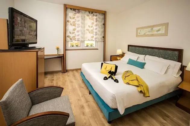 Comfort Tek Büyük veya İki Ayrı Yataklı Oda