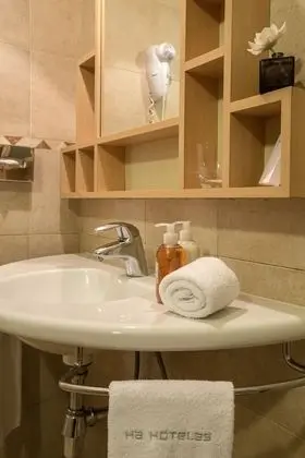 Comfort Tek Büyük veya İki Ayrı Yataklı Oda