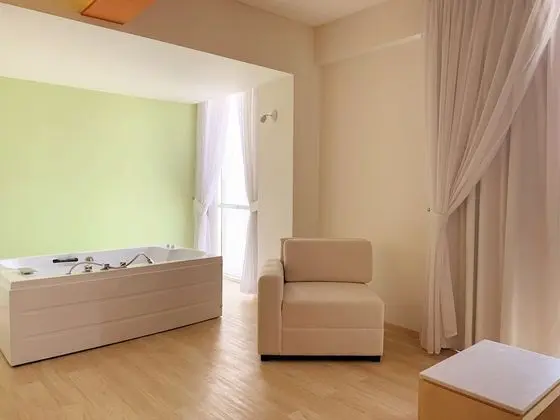Oda, 1 En Büyük (King) Boy Yatak ve Çekyat, Engellilere Uygun (Mobility/Hearing Accesible Room)